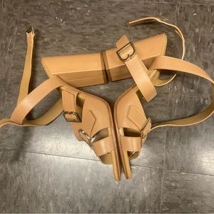 Brooks brothers heel